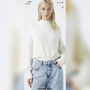 Pull over cropped sweater